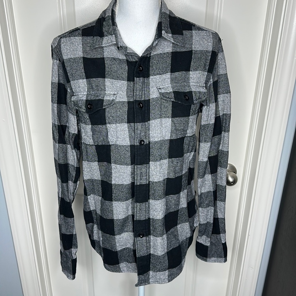 American Eagle plaid shirt size Small